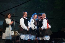 21. 7. 2012 "SLAVNOSTNÍ OTEVŘENÍ FOLKOVÝCH PRÁZDNIN - BITTOVÁ &amp; BITTI"