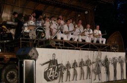 22. 7. 2012 "DIVADELNÍ DEN" Úklid zámeckého parku