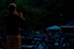 25. 7. 2015 "SLAVNOSTNÍ OTEVŘENÍ FOLKOVÝCH PRÁZDNIN - ODVAHA PROTI PŘEDSUDKŮM"