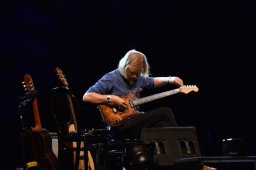 30. 7. 2018 "PAMĚŤ PÍSNIČKÁŘŮ - KŘEHKÉ PÍSNĚ"