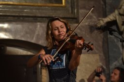 30. 7. 2018 "PAMĚŤ PÍSNIČKÁŘŮ - KŘEHKÉ PÍSNĚ"